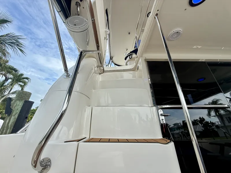 Slide: The Image of Sea Ray 48 Sedan Bridge 2004 - 16