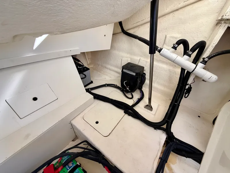 Slide: The Image of Sea Ray 310 SLX-OB 2022 - 18