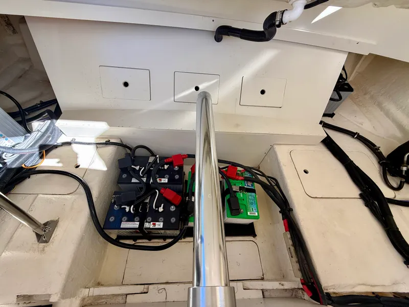 Slide: The Image of Sea Ray 310 SLX-OB 2022 - 19