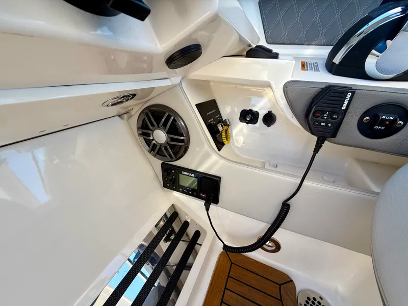 Slide: The Image of Sea Ray 310 SLX-OB 2022 - 28