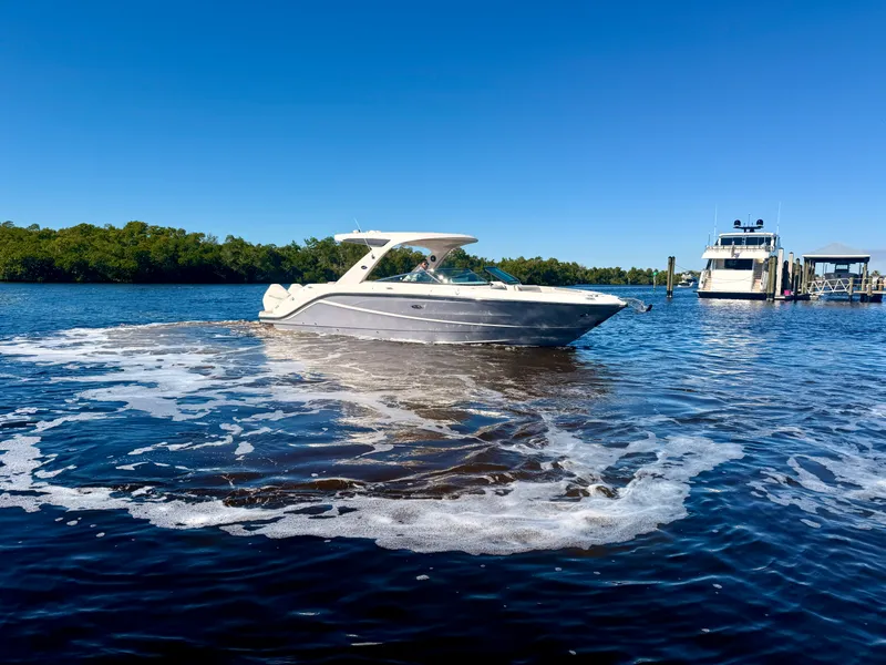 Slide: The Image of Sea Ray 310 SLX-OB 2022 - 7