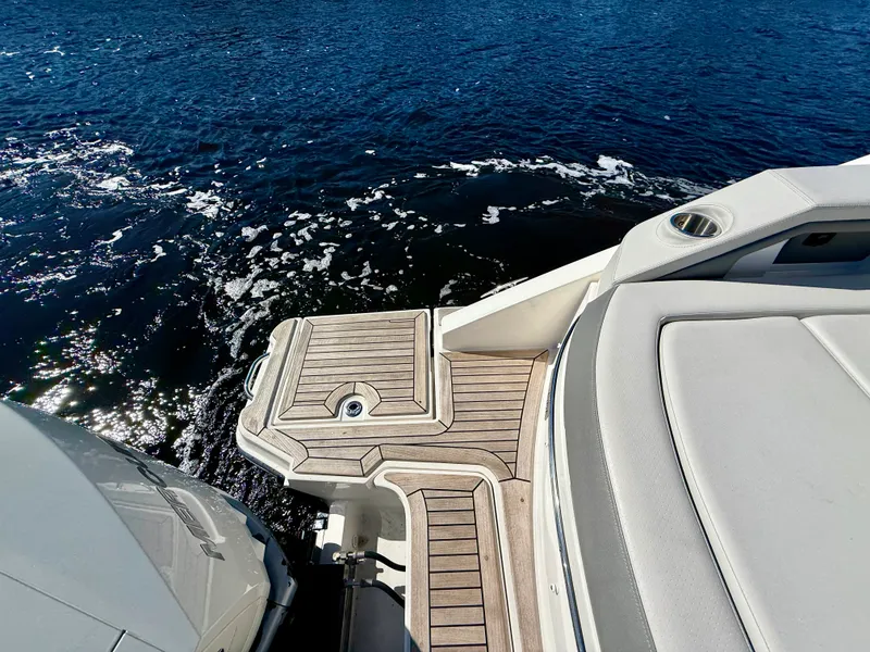 Slide: The Image of Sea Ray 310 SLX-OB 2022 - 8