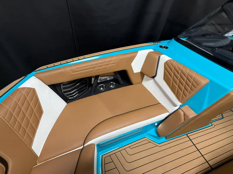 Slide: The Image of Correct Craft G23 2024 - 100