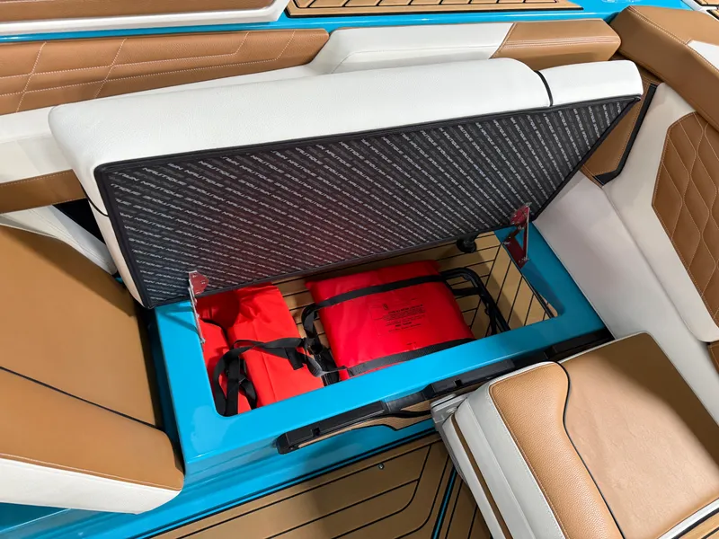 Slide: The Image of Correct Craft G23 2024 - 50