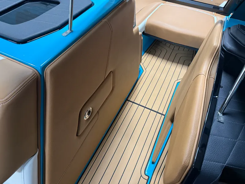 Slide: The Image of Correct Craft G23 2024 - 90