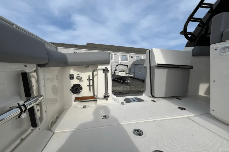 Slide: The Image of Boston Whaler 350 REALM 2025 - 11