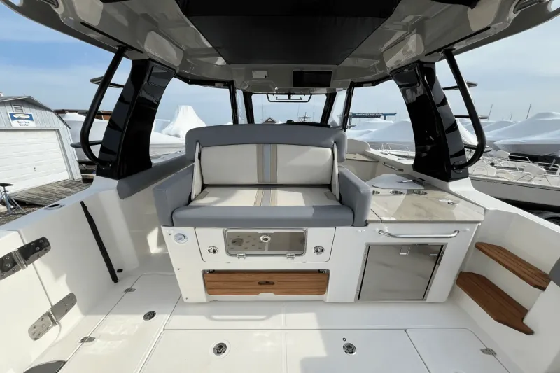 Slide: The Image of Boston Whaler 350 REALM 2025 - 13