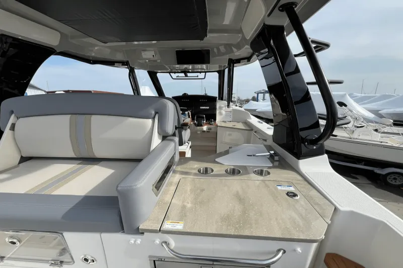 Slide: The Image of Boston Whaler 350 REALM 2025 - 17