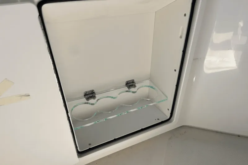 Slide: The Image of Boston Whaler 350 REALM 2025 - 24