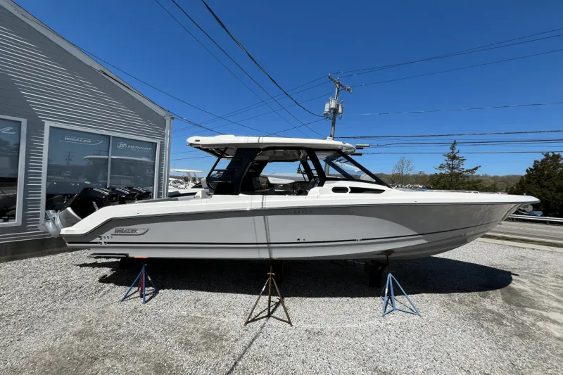 Slide: The Image of Boston Whaler 350 REALM 2025 - 5