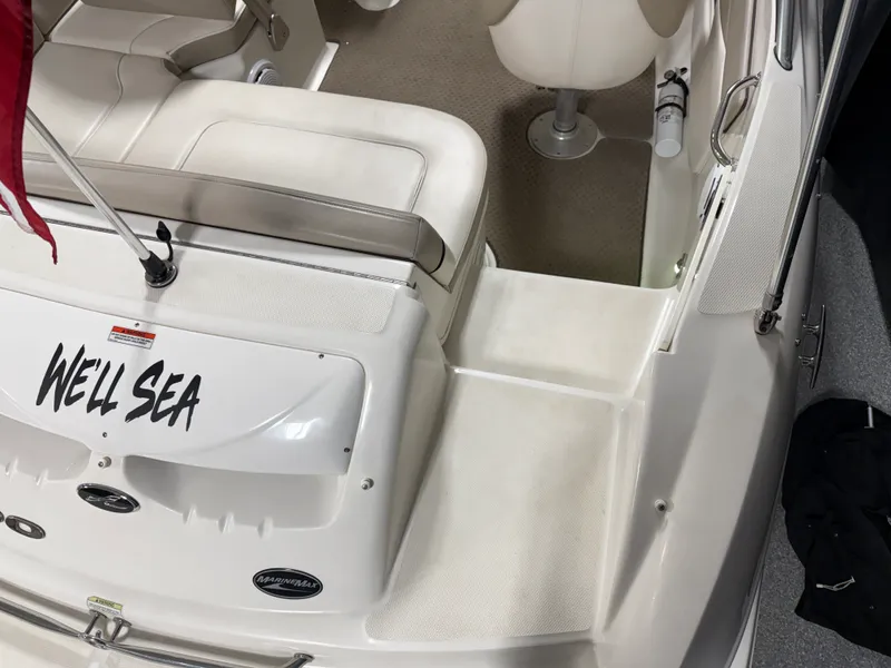 Slide: The Image of Sea Ray SUNDECK 200 2011 - 17