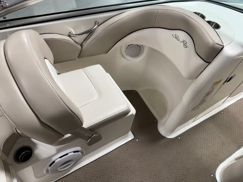 Slide: The Image of Sea Ray SUNDECK 200 2011 - 30