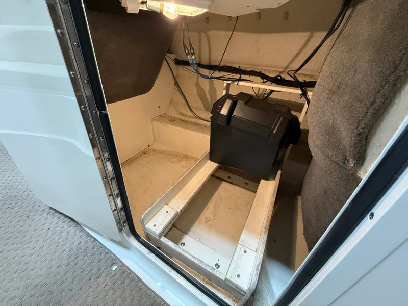 Slide: The Image of Sea Ray SUNDECK 200 2011 - 39