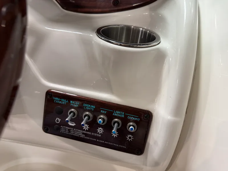 Slide: The Image of Sea Ray SUNDECK 200 2011 - 47