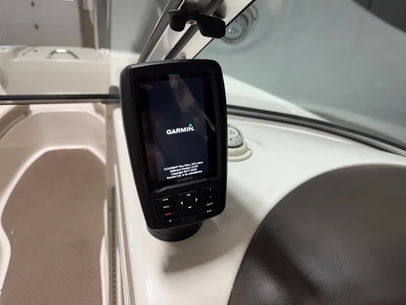 Slide: The Image of Sea Ray SUNDECK 200 2011 - 54