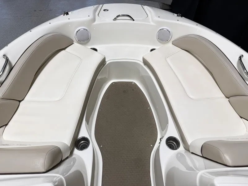 Slide: The Image of Sea Ray SUNDECK 200 2011 - 55