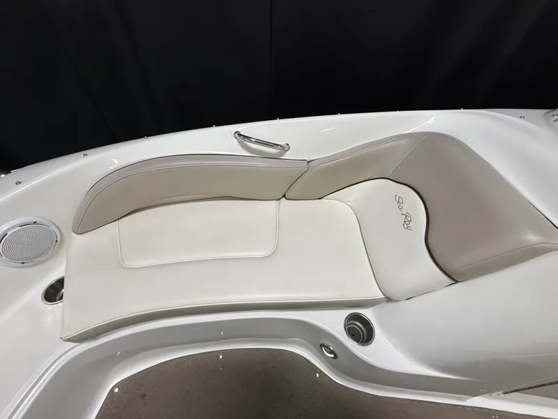 Slide: The Image of Sea Ray SUNDECK 200 2011 - 58