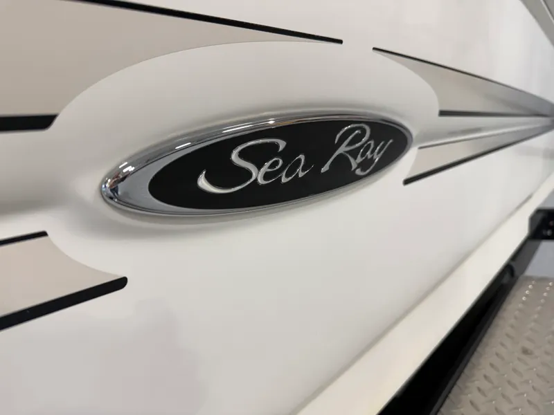 Slide: The Image of Sea Ray SUNDECK 200 2011 - 9