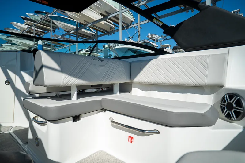 Slide: The Image of Sea Ray SDX 250 Outboard 2026 - 10