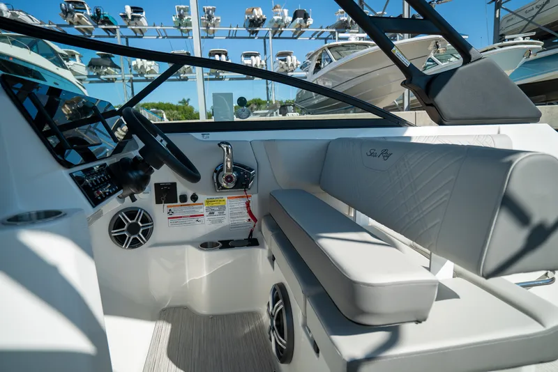 Slide: The Image of Sea Ray SDX 250 Outboard 2026 - 11