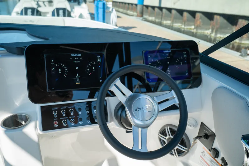 Slide: The Image of Sea Ray SDX 250 Outboard 2026 - 12