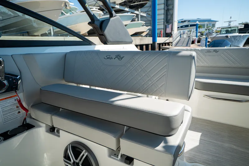 Slide: The Image of Sea Ray SDX 250 Outboard 2026 - 15