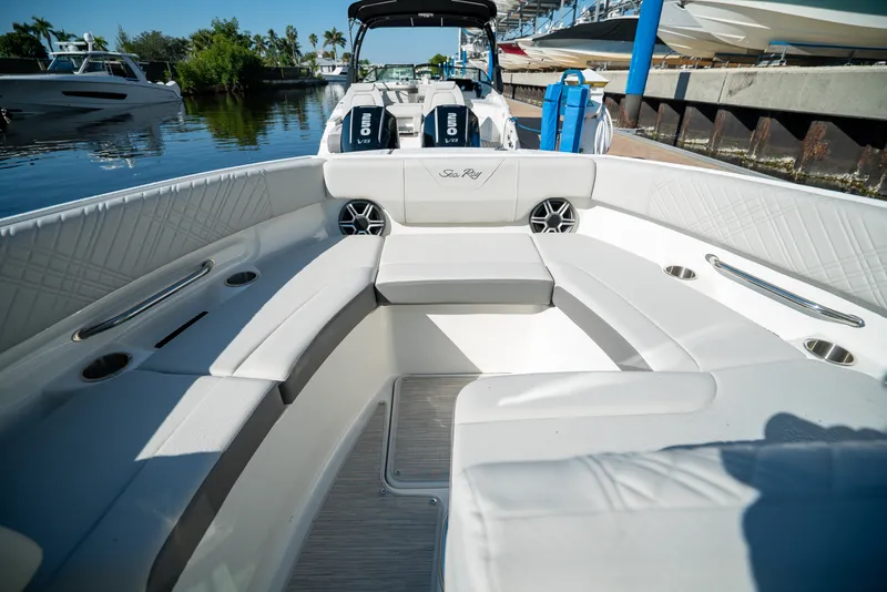 Slide: The Image of Sea Ray SDX 250 Outboard 2026 - 19
