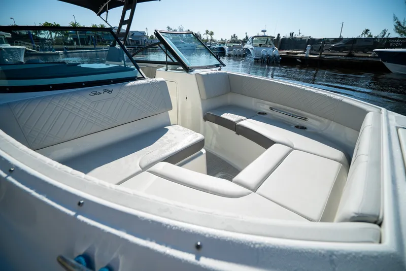 Slide: The Image of Sea Ray SDX 250 Outboard 2026 - 20