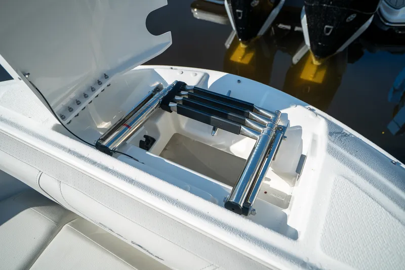 Slide: The Image of Sea Ray SDX 250 Outboard 2026 - 21