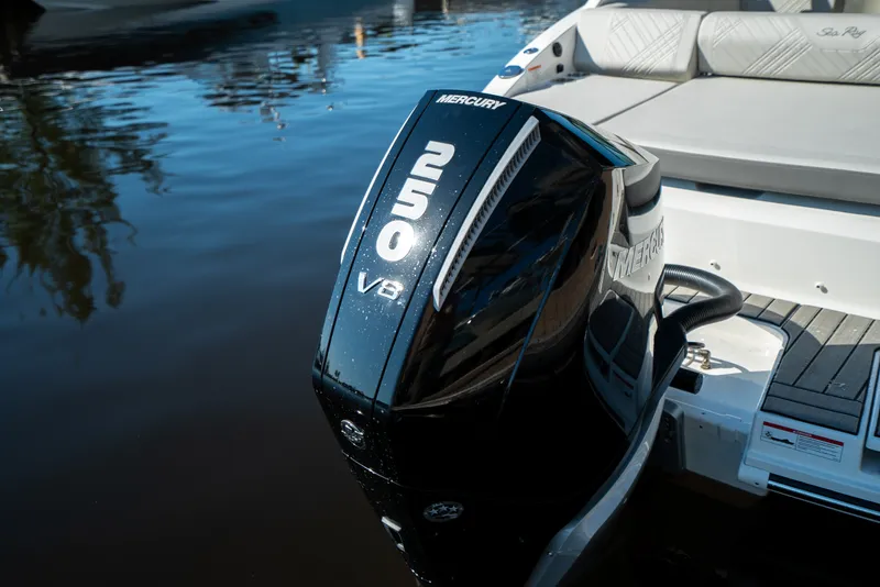 Slide: The Image of Sea Ray SDX 250 Outboard 2026 - 4