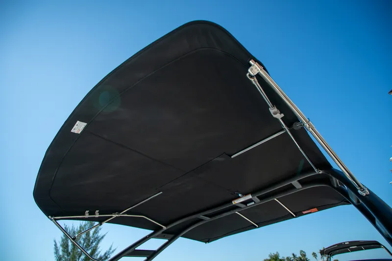 Slide: The Image of Sea Ray SDX 250 Outboard 2026 - 7