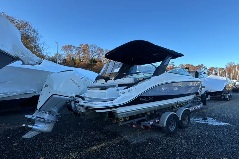 Slide: The Image of Sea Ray SLX 260 Outboard 2024 - 2