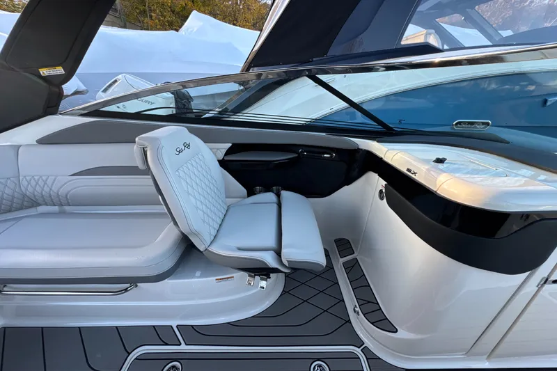 Slide: The Image of Sea Ray SLX 260 Outboard 2024 - 25