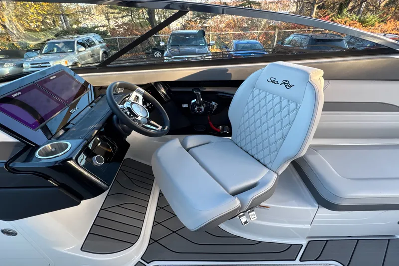 Slide: The Image of Sea Ray SLX 260 Outboard 2024 - 31