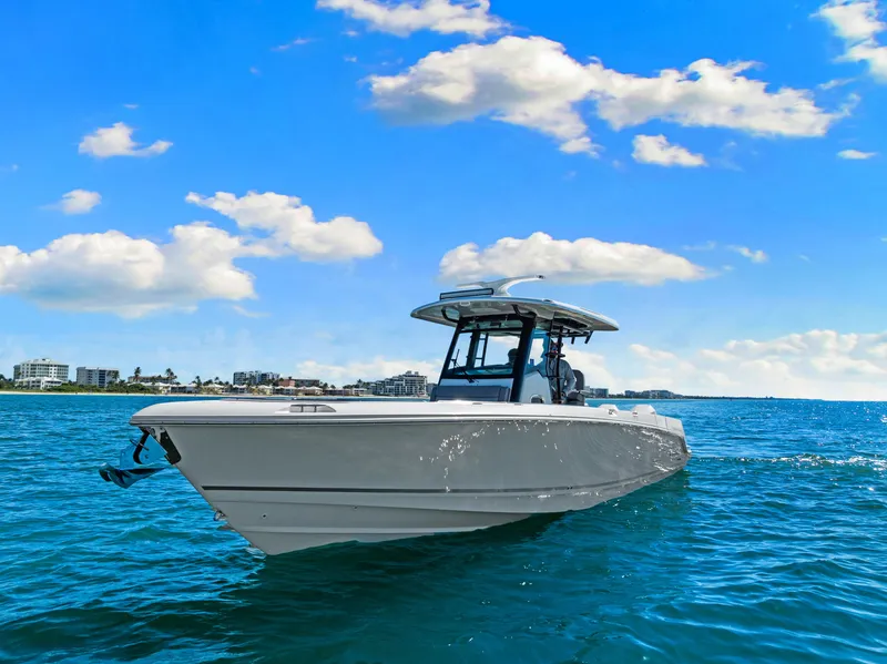 Slide: The Image of Boston Whaler 330 OUTRAGE 2022 - 2
