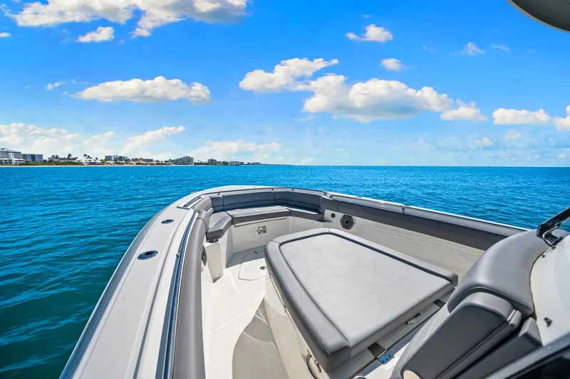 Slide: The Image of Boston Whaler 330 OUTRAGE 2022 - 23