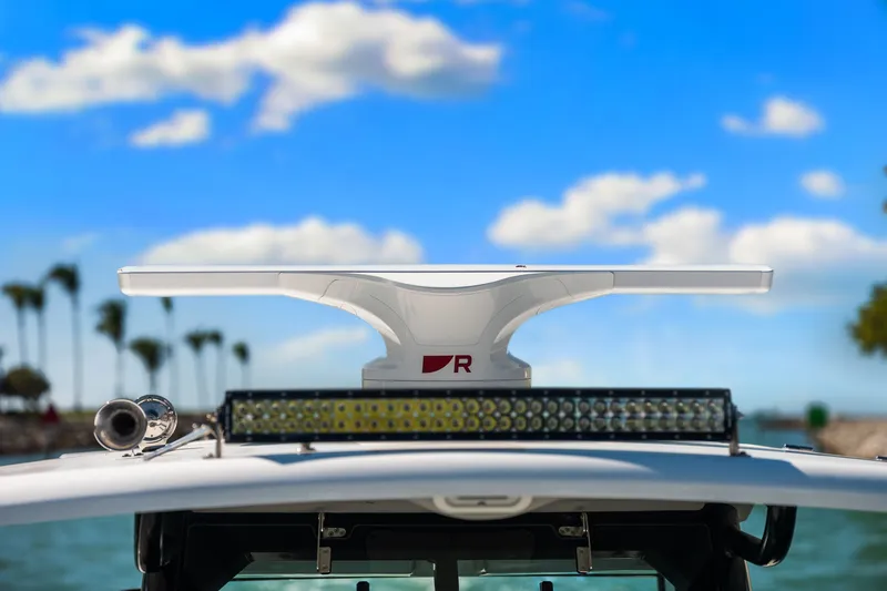 Slide: The Image of Boston Whaler 330 OUTRAGE 2022 - 44