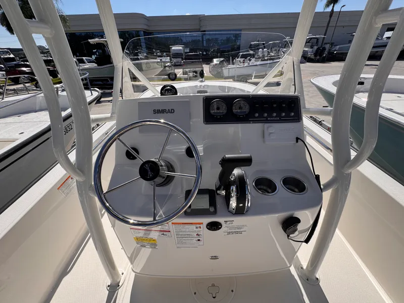 Slide: The Image of Boston Whaler 190 Montauk 2026 - 11