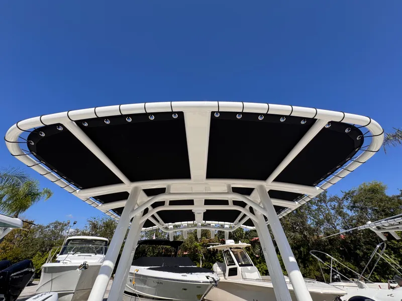 Slide: The Image of Boston Whaler 190 Montauk 2026 - 16