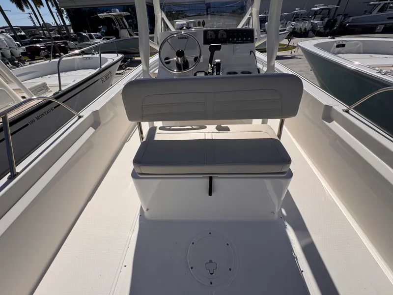 Slide: The Image of Boston Whaler 190 Montauk 2026 - 8
