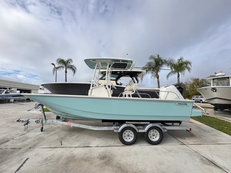 The Image of Boston Whaler 210 Montauk 2026 - 0