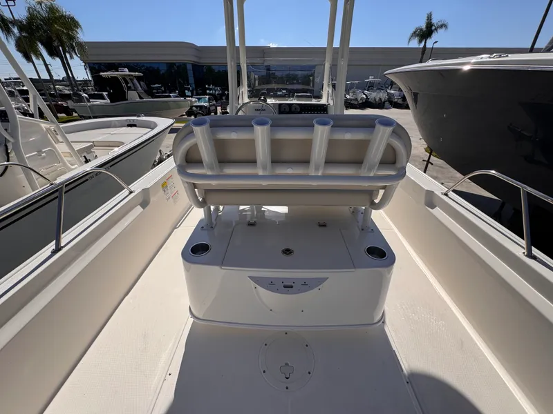 Slide: The Image of Boston Whaler 210 Montauk 2026 - 10