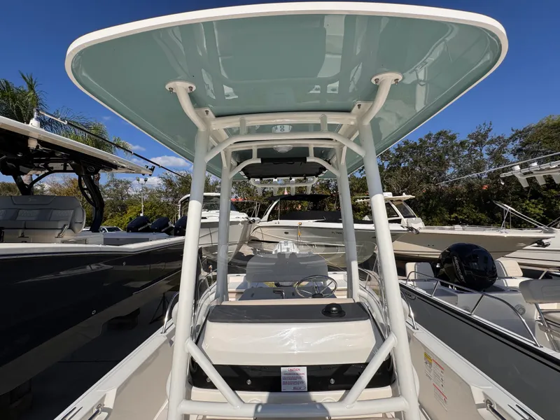 Slide: The Image of Boston Whaler 210 Montauk 2026 - 23