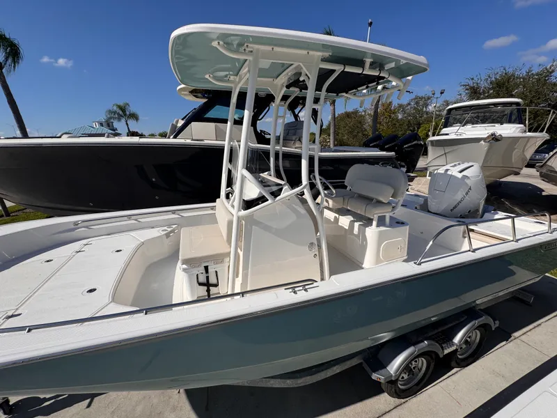 Slide: The Image of Boston Whaler 210 Montauk 2026 - 3