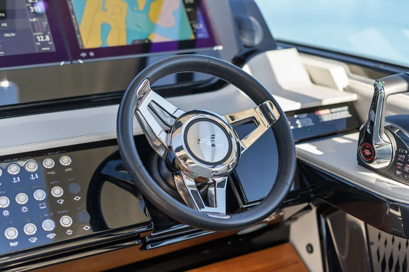 Slide: The Image of Sea Ray 370 Sundancer 2023 - 24