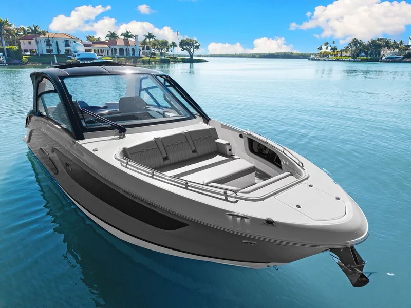Slide: The Image of Sea Ray 370 Sundancer 2023 - 6