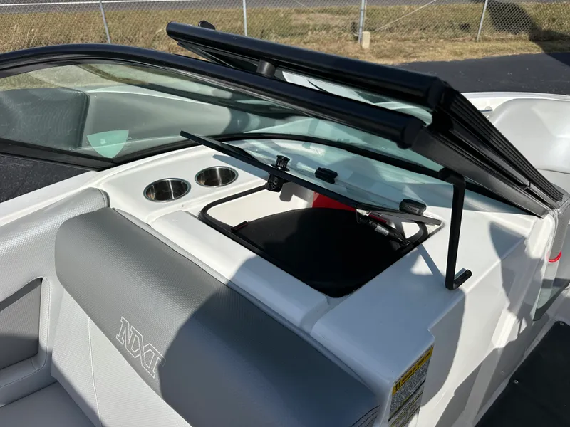 Slide: The Image of MasterCraft NXT20 2019 - 17