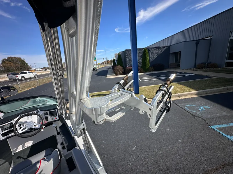 Slide: The Image of MasterCraft NXT20 2019 - 6