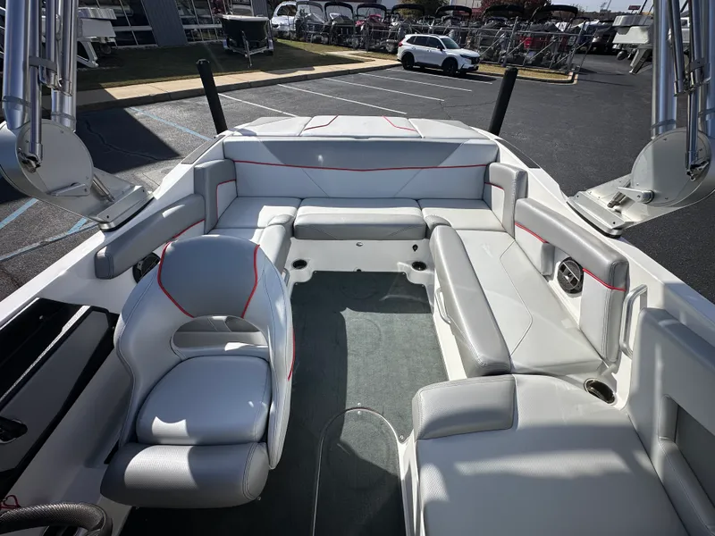 Slide: The Image of MasterCraft NXT20 2019 - 9