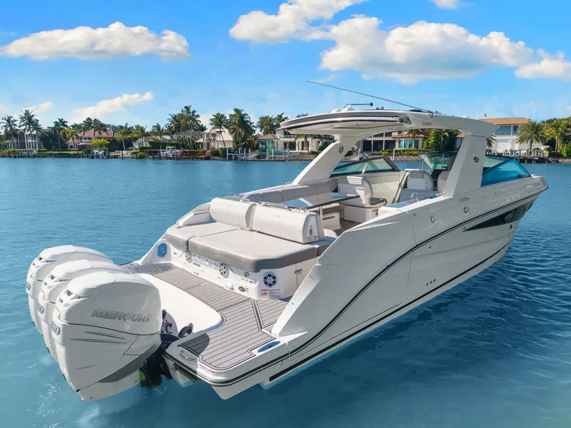 Slide: The Image of Sea Ray 400 SLX OUTBOARD 2020 - 10